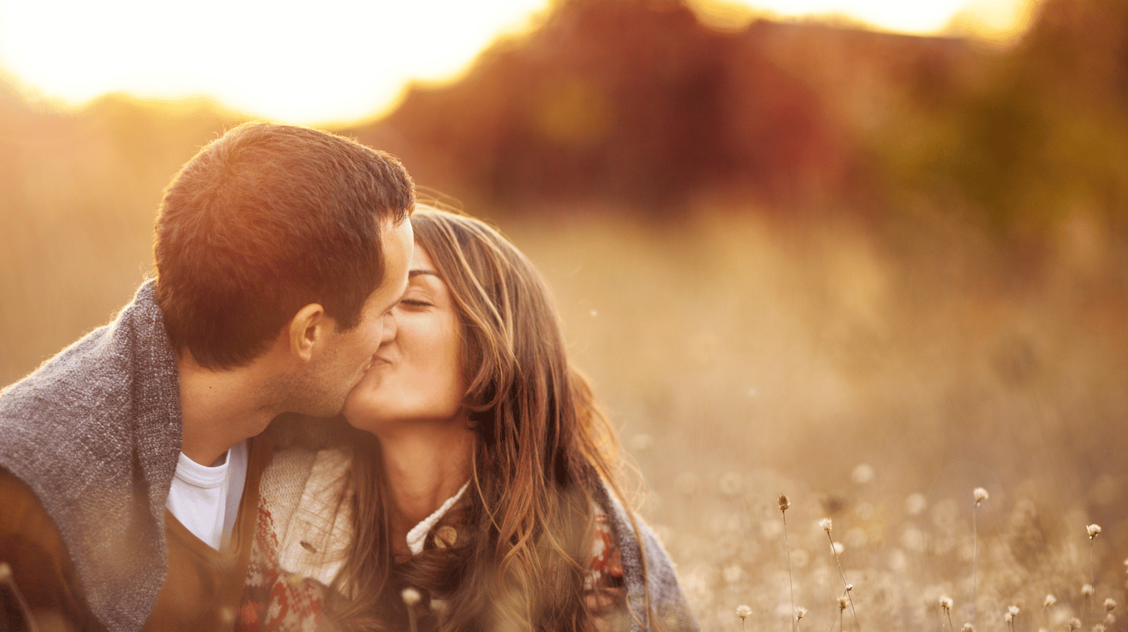 Ljubavni horoskop za decembar 2025 – šta vas čeka u ljubavi?